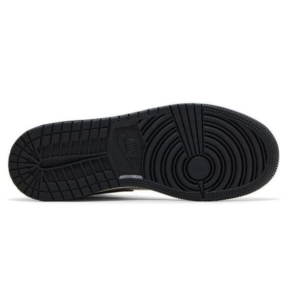 Jordan 1
Mid se gs
Black metallic silver'
Brand new - Picture 4 of 6